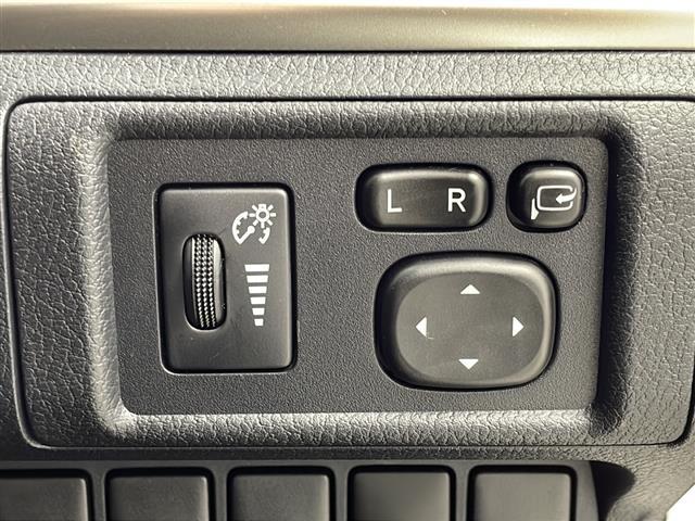 CT CT200h バージョンC 純正メーカーナビ CD DVD Bluetooth フルセグ レーダークルーズコントロール 革巻きステアリング シートヒーター プリクラッシュセーフティー レーンディパーチャーアラート ETC2.0(10枚目)