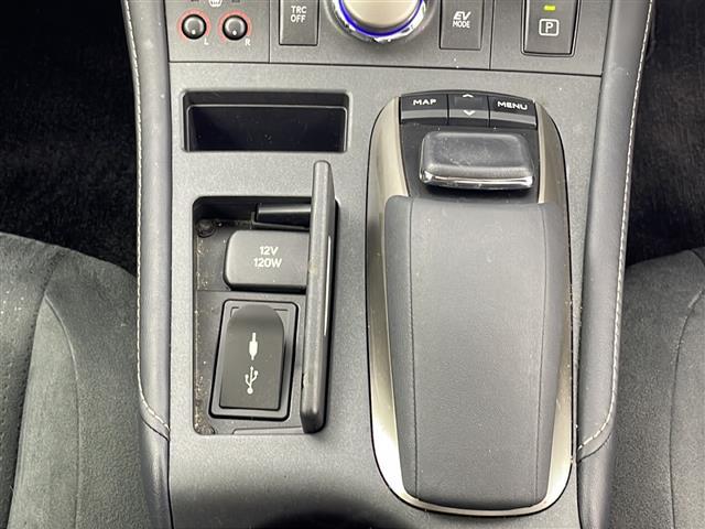 CT CT200h バージョンC 純正メーカーナビ CD DVD Bluetooth フルセグ レーダークルーズコントロール 革巻きステアリング シートヒーター プリクラッシュセーフティー レーンディパーチャーアラート ETC2.0(11枚目)