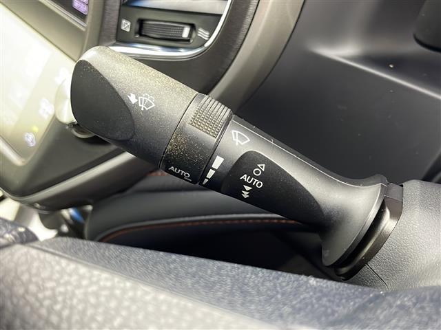 クラウンハイブリッド アスリートS 純正8インチHDDナビ サンルーフ ETC バックカメラ 衝突被害軽減システム クルーズコントロール追従無し アイドリングストップ オートライト 純正17インチAW 純正フロアマット パワーシート(8枚目)