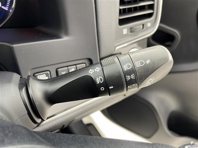 クラウンハイブリッド アスリートS 純正8インチHDDナビ サンルーフ ETC バックカメラ 衝突被害軽減システム クルーズコントロール追従無し アイドリングストップ オートライト 純正17インチAW 純正フロアマット パワーシート(10枚目)