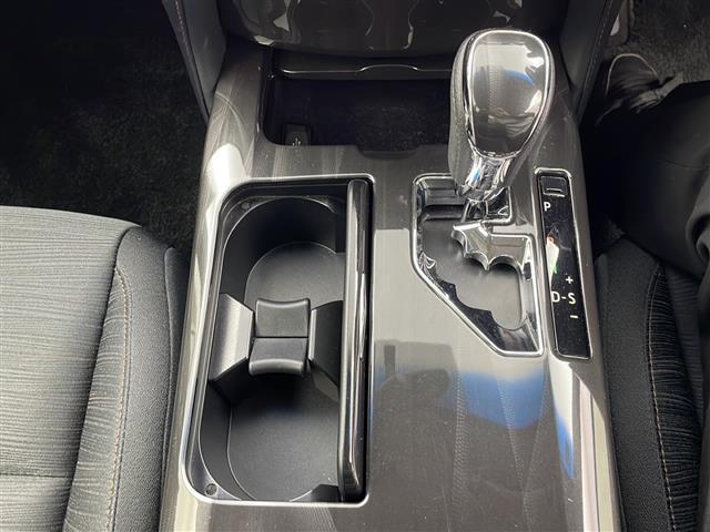 クラウンハイブリッド アスリートS 純正8インチHDDナビ サンルーフ ETC バックカメラ 衝突被害軽減システム クルーズコントロール追従無し アイドリングストップ オートライト 純正17インチAW 純正フロアマット パワーシート(11枚目)