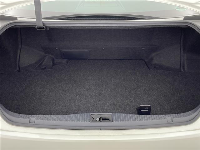 クラウンハイブリッド アスリートS 純正8インチHDDナビ サンルーフ ETC バックカメラ 衝突被害軽減システム クルーズコントロール追従無し アイドリングストップ オートライト 純正17インチAW 純正フロアマット パワーシート(15枚目)