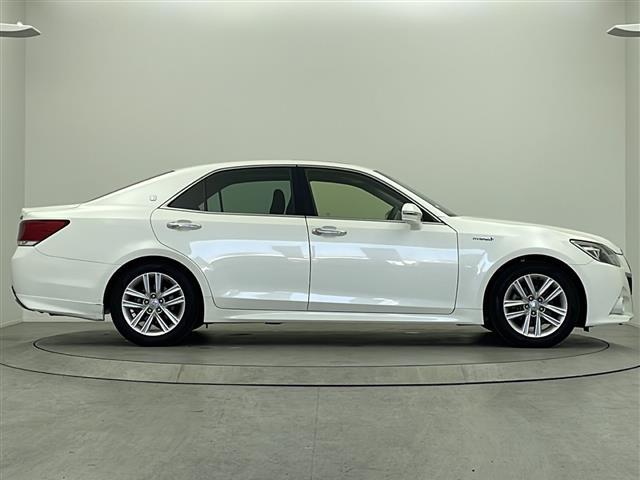 クラウンハイブリッド アスリートS 純正8インチHDDナビ サンルーフ ETC バックカメラ 衝突被害軽減システム クルーズコントロール追従無し アイドリングストップ オートライト 純正17インチAW 純正フロアマット パワーシート(19枚目)