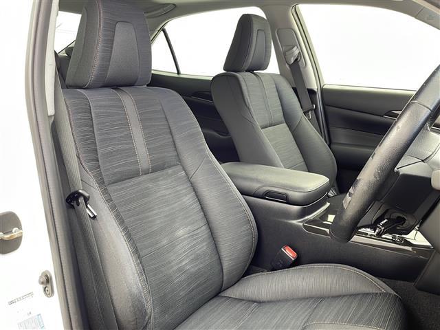 クラウンハイブリッド アスリートS 純正8インチHDDナビ サンルーフ ETC バックカメラ 衝突被害軽減システム クルーズコントロール追従無し アイドリングストップ オートライト 純正17インチAW 純正フロアマット パワーシート(30枚目)