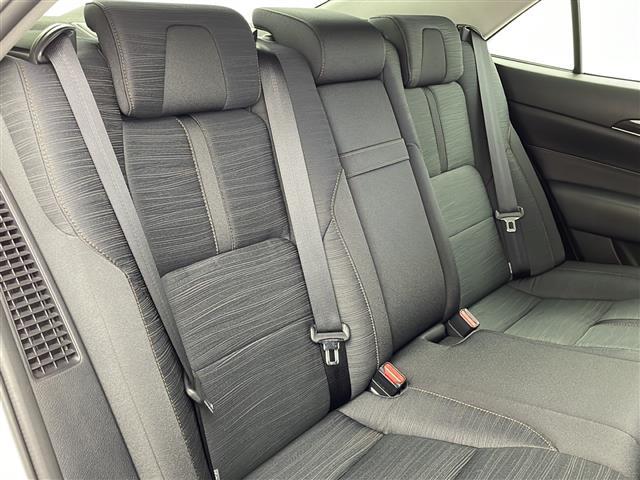 クラウンハイブリッド アスリートS 純正8インチHDDナビ サンルーフ ETC バックカメラ 衝突被害軽減システム クルーズコントロール追従無し アイドリングストップ オートライト 純正17インチAW 純正フロアマット パワーシート(31枚目)