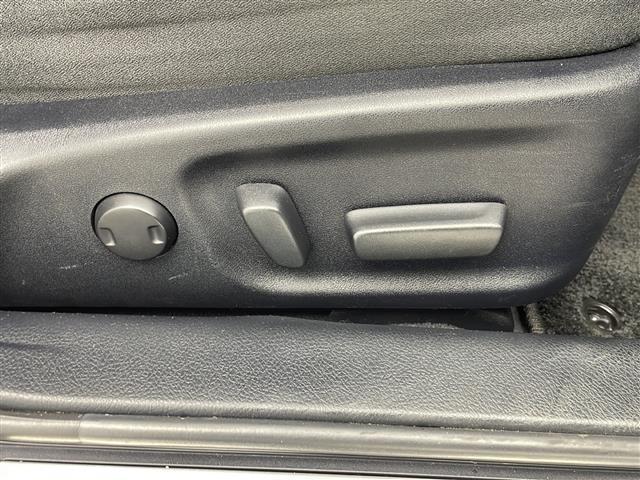 クラウンハイブリッド アスリートS 純正8インチHDDナビ サンルーフ ETC バックカメラ 衝突被害軽減システム クルーズコントロール追従無し アイドリングストップ オートライト 純正17インチAW 純正フロアマット パワーシート(33枚目)