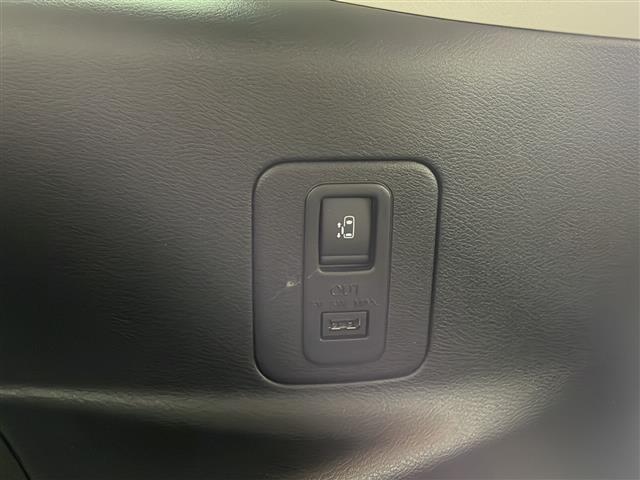 セレナ ハイウェイスターG 8人乗り プロパイロット 純正9インチナビ 純正フリップダウンモニター デジタルインナーミラー アラウンドビューモニター 両側パワースライドドア ビルトインETC オートライト 前方ドラレコ WAC(32枚目)