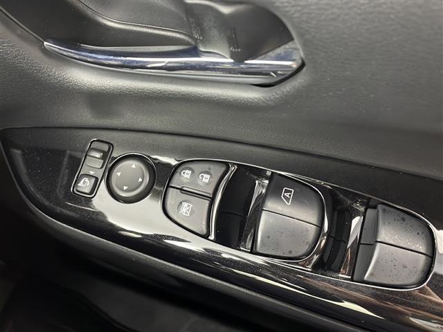 セレナ ハイウェイスターG 8人乗り プロパイロット 純正9インチナビ 純正フリップダウンモニター デジタルインナーミラー アラウンドビューモニター 両側パワースライドドア ビルトインETC オートライト 前方ドラレコ WAC(37枚目)