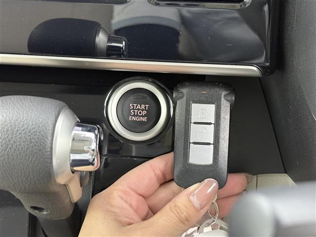 デイズルークス Ｘ　社外ナビ　アラウンドビューモニター　エマージェンシーブレーキ　片側パワースライドドア　ハロゲンヘッドライト　純正フロアマット　ＨＤＤメモリ　横滑り防止機能　アイドリングストップ　Ｗエアバック　ＡＢＳ（6枚目）