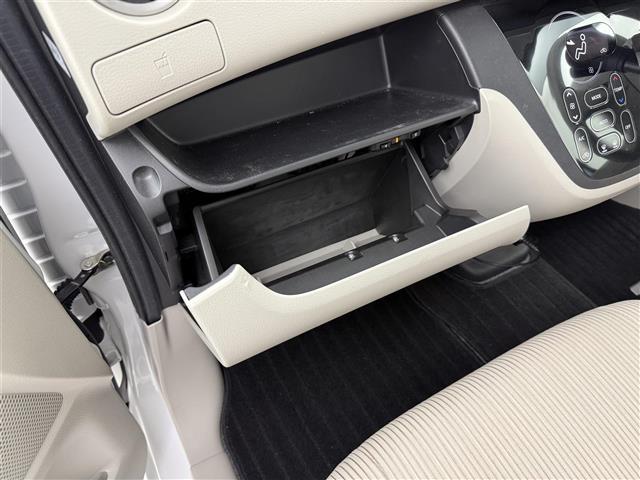 デイズルークス Ｘ　社外ナビ　アラウンドビューモニター　エマージェンシーブレーキ　片側パワースライドドア　ハロゲンヘッドライト　純正フロアマット　ＨＤＤメモリ　横滑り防止機能　アイドリングストップ　Ｗエアバック　ＡＢＳ（32枚目）