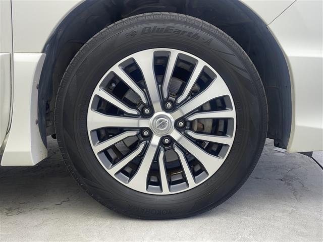 セレナ ハイウェイスターS-HVアドバンスドセーフティパック 純正SDナビ 全方位カメラ フリップダウンモニター 全方位カメラ 両側パワースライドドア ETC 衝突被害軽減システム クルーズコントロール追従なし コーナーセンサー前後 オートライト 純正マット(20枚目)