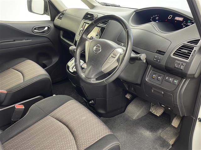 セレナ ハイウェイスターS-HVアドバンスドセーフティパック 純正SDナビ 全方位カメラ フリップダウンモニター 全方位カメラ 両側パワースライドドア ETC 衝突被害軽減システム クルーズコントロール追従なし コーナーセンサー前後 オートライト 純正マット(28枚目)