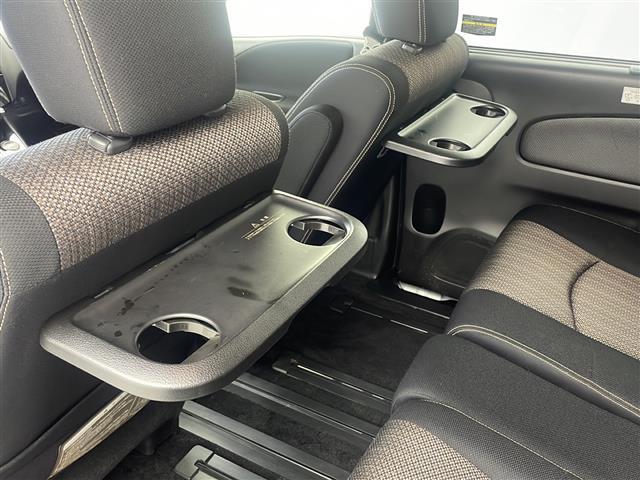 セレナ ハイウェイスターS-HVアドバンスドセーフティパック 純正SDナビ 全方位カメラ フリップダウンモニター 全方位カメラ 両側パワースライドドア ETC 衝突被害軽減システム クルーズコントロール追従なし コーナーセンサー前後 オートライト 純正マット(31枚目)