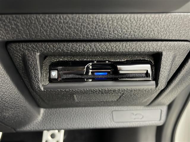 レヴォーグ 1.6STIスポーツアイサイト 4駆 純正8インチSDナビ バックカメラ 左サイドカメラ デジタルインナーミラー ETC BSM 衝突被害軽減システム レーンキープアシスト コーナーセンサー後ろ クルーズコントロール パワーシート(6枚目)