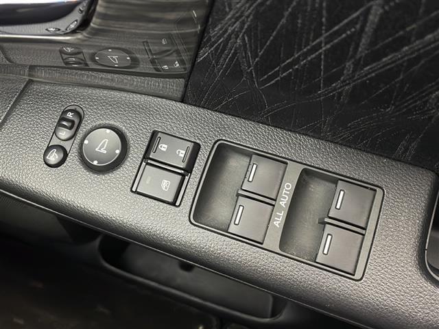 オデッセイ アブソルート・EXホンダセンシング 純正ナビ ホンダセンシング ブラインドスポットモニター レーダークルーズコントロール 両側パワースライドドア バックカメラ 衝突軽減システム 前後コーナーセンサー 車線逸脱防止機能 スマートキー(39枚目)