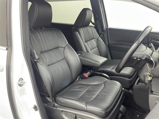 オデッセイハイブリッド e:HEVアブソルート・EXブラックエディション 純正11型ナビ(フルセグTV/AM/FM/CD/DVD/BT/USB/HDMI/AppleCarPlay/AndroidAuto) 置くだけ充電 ブラインドスポットモニター 全方位カメラ(13枚目)