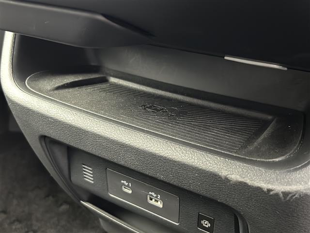 セレナ ハイウェイスターV 純正12.3型ディスプレイオーディオナビ 全方位 プロパイロット BSM 前後シートヒーター デジタルインナーミラー インテリジェントクルーズコントロール エマージェンシーブレーキ 車線逸脱防止警報(6枚目)