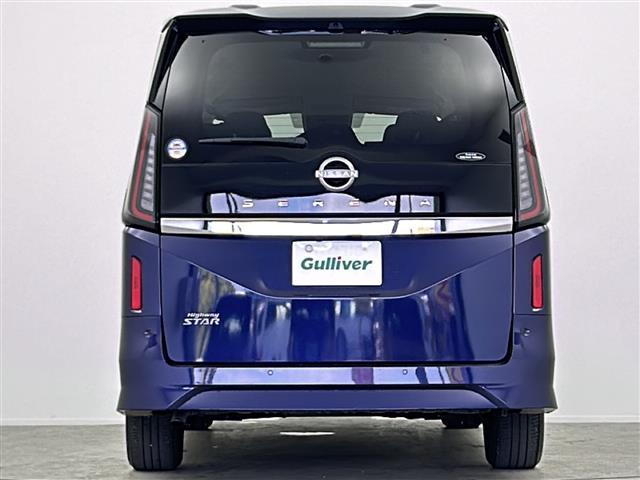 セレナ ハイウェイスターV 純正12.3型ディスプレイオーディオナビ 全方位 プロパイロット BSM 前後シートヒーター デジタルインナーミラー インテリジェントクルーズコントロール エマージェンシーブレーキ 車線逸脱防止警報(17枚目)