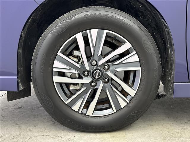 セレナ ハイウェイスターV 純正12.3型ディスプレイオーディオナビ 全方位 プロパイロット BSM 前後シートヒーター デジタルインナーミラー インテリジェントクルーズコントロール エマージェンシーブレーキ 車線逸脱防止警報(20枚目)