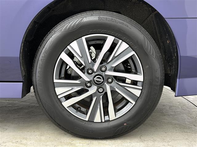 セレナ ハイウェイスターV 純正12.3型ディスプレイオーディオナビ 全方位 プロパイロット BSM 前後シートヒーター デジタルインナーミラー インテリジェントクルーズコントロール エマージェンシーブレーキ 車線逸脱防止警報(21枚目)