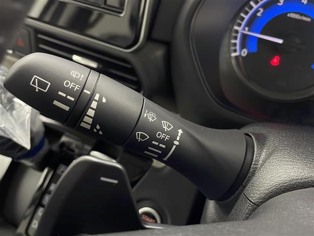 デリカミニ Ｔ　プレミアム　届出済未使用車　純正９インチディスプレイオーディオ　３６０度カメラ　デジタルインナーミラー　両側電動ドア　レーダークルーズコントロール　車線維持支援機能　両側パワースライドドア　純正１５ＡＷ（8枚目）