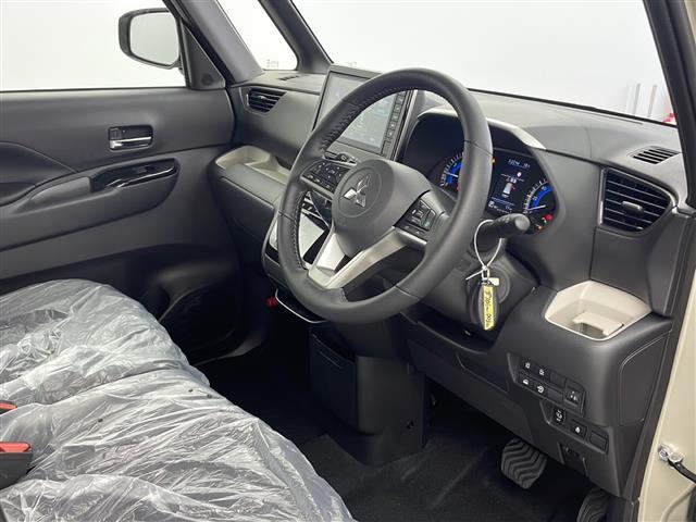 デリカミニ Ｔ　プレミアム　届出済未使用車　純正９インチディスプレイオーディオ　３６０度カメラ　デジタルインナーミラー　両側電動ドア　レーダークルーズコントロール　車線維持支援機能　両側パワースライドドア　純正１５ＡＷ（29枚目）