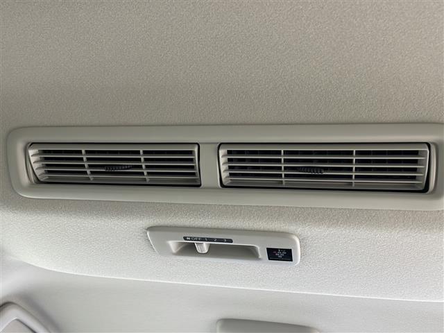 デリカミニ Ｔ　プレミアム　届出済未使用車　純正９インチディスプレイオーディオ　３６０度カメラ　デジタルインナーミラー　両側電動ドア　レーダークルーズコントロール　車線維持支援機能　両側パワースライドドア　純正１５ＡＷ（34枚目）