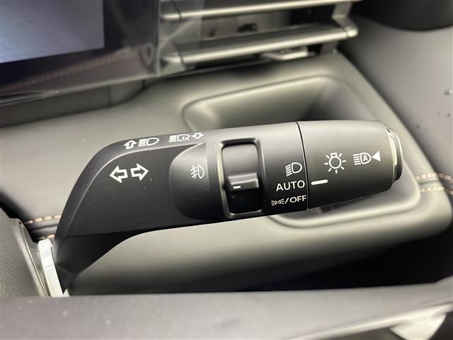 セレナ e-パワー ハイウェイスターV 登録済未使用車 純正12.3インチディスプレイオーディオ HDMI 360度カメラ デジタルインナーミラー ETC2.0 ドライブレコーダー プロパイロット ワイヤレス充電 ブラインドスポットモニター(10枚目)