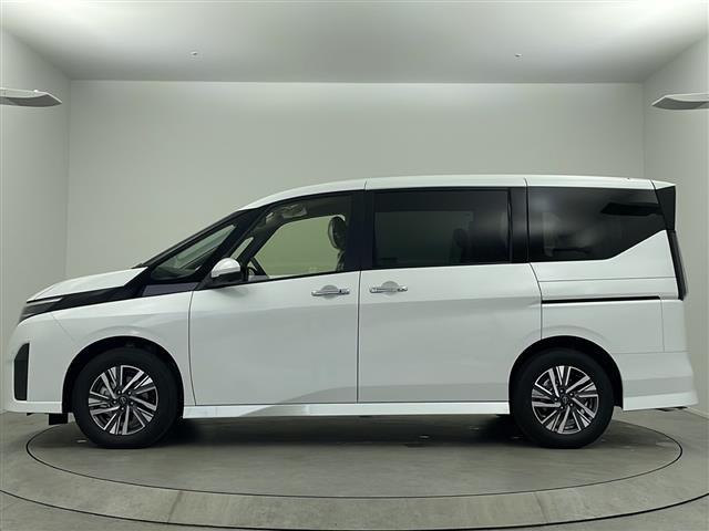 セレナ e-パワー ハイウェイスターV 登録済未使用車 純正12.3インチディスプレイオーディオ HDMI 360度カメラ デジタルインナーミラー ETC2.0 ドライブレコーダー プロパイロット ワイヤレス充電 ブラインドスポットモニター(19枚目)