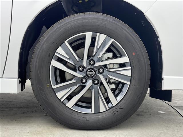 セレナ e-パワー ハイウェイスターV 登録済未使用車 純正12.3インチディスプレイオーディオ HDMI 360度カメラ デジタルインナーミラー ETC2.0 ドライブレコーダー プロパイロット ワイヤレス充電 ブラインドスポットモニター(20枚目)