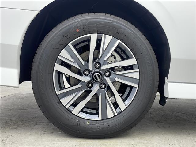 セレナ e-パワー ハイウェイスターV 登録済未使用車 純正12.3インチディスプレイオーディオ HDMI 360度カメラ デジタルインナーミラー ETC2.0 ドライブレコーダー プロパイロット ワイヤレス充電 ブラインドスポットモニター(21枚目)