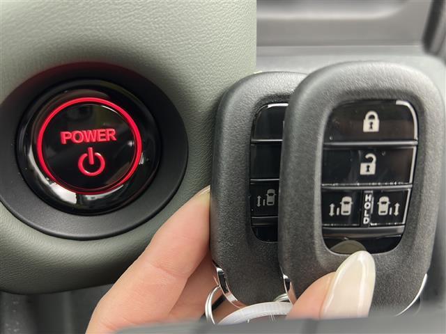 フリード e:HEVクロスター 登録済未使用車 純正9インチSDナビ バックカメラ 両側パワースライドドア 衝突被害軽減システム ブラインドスポットモニター 衝突被害軽減システム ハーフレザーシート シートヒータ コーナーセンサー(6枚目)