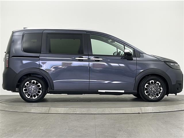 フリード e:HEVクロスター 登録済未使用車 純正9インチSDナビ バックカメラ 両側パワースライドドア 衝突被害軽減システム ブラインドスポットモニター 衝突被害軽減システム ハーフレザーシート シートヒータ コーナーセンサー(18枚目)