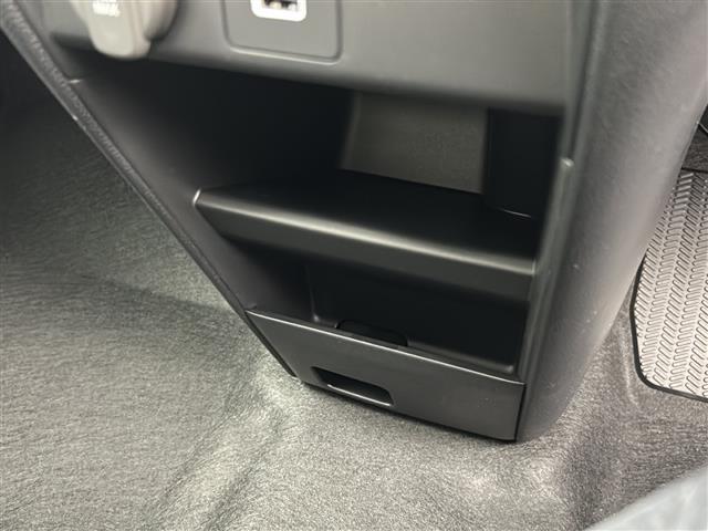 フリード e:HEVクロスター 登録済未使用車 純正9インチSDナビ バックカメラ 両側パワースライドドア 衝突被害軽減システム ブラインドスポットモニター 衝突被害軽減システム ハーフレザーシート シートヒータ コーナーセンサー(39枚目)