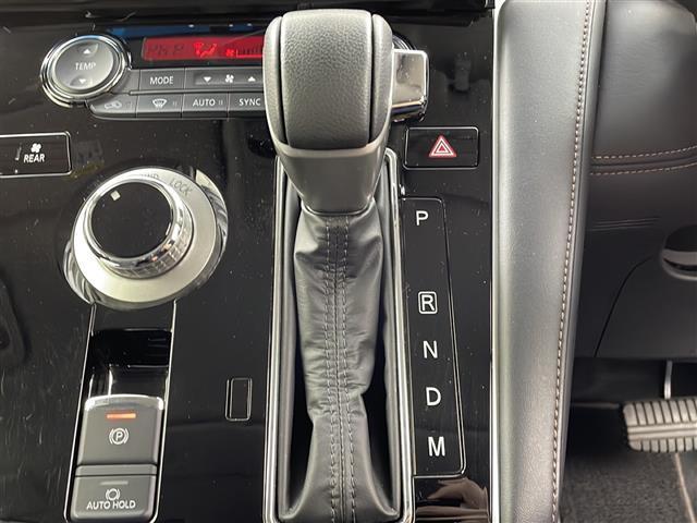 気になる車はすぐにお問い合わせください！画面右側の００６６から始まる無料ダイヤルからお問い合わせ下さい！専門スタッフがお車のご質問にお答えいたします！