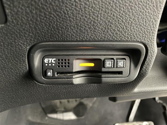 ヴェゼル ハイブリッドRS・ホンダセンシング 純正8インチインターナビ ホンダセンシング アダクティブクルーズコントロール 衝突軽減システム バックカメラ フルセグTV HDMI LEDヘッドライト ハーフレザーシート シートヒーター ETC(13枚目)