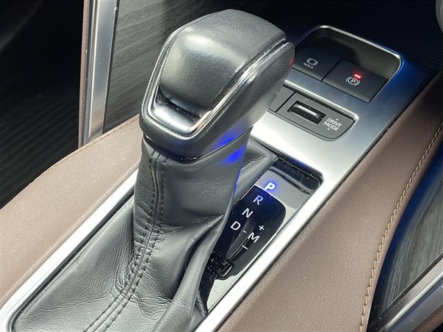 ハリアー Ｚ　レザーパッケージ　ＪＢＬ専用１２．３インチナビ　ＨＤＭＩ接続　全方位カメラ　トヨタセーフティセンス　レーダークルコン　モデリスタエアロ　ビルトインＥＴＣ２．０　前席シートクーラー・ヒーター　ドラレコ　ハンドルヒーター（11枚目）