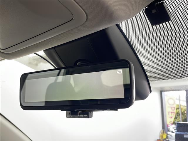 ＲＡＶ４ アドベンチャー　４ＷＤ　純正ナビ　デジタルインナーミラー　バックカメラ　ＥＴＣ　ドライブレコーダー前後　衝突被害軽減システム　クルーズコントロール追跡　ＢＳＭ　コーナーセンサー前後　純正１９インチＡＷ　オートライト（5枚目）