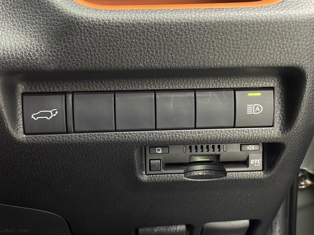 ＲＡＶ４ アドベンチャー　４ＷＤ　純正ナビ　デジタルインナーミラー　バックカメラ　ＥＴＣ　ドライブレコーダー前後　衝突被害軽減システム　クルーズコントロール追跡　ＢＳＭ　コーナーセンサー前後　純正１９インチＡＷ　オートライト（7枚目）