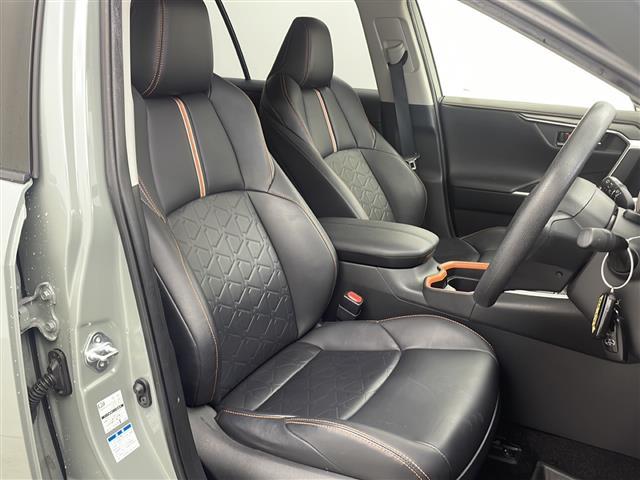 ＲＡＶ４ アドベンチャー　４ＷＤ　純正ナビ　デジタルインナーミラー　バックカメラ　ＥＴＣ　ドライブレコーダー前後　衝突被害軽減システム　クルーズコントロール追跡　ＢＳＭ　コーナーセンサー前後　純正１９インチＡＷ　オートライト（31枚目）