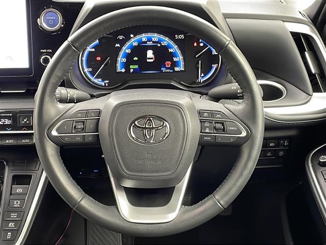 ヴォクシー ハイブリッドＳ－Ｚ　ワンオーナー　純正１０．５型ディスプレイオーディオ　快適利便パッケージ　オットマン　ステアリングヒーター　シートヒーター　バックカメラ　追従走行付きクルーズコントロール　ＷＡＣ　１００Ｖ電源　ＥＴＣ（6枚目）