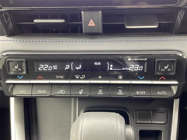 ヴォクシー ハイブリッドＳ－Ｚ　ワンオーナー　純正１０．５型ディスプレイオーディオ　快適利便パッケージ　オットマン　ステアリングヒーター　シートヒーター　バックカメラ　追従走行付きクルーズコントロール　ＷＡＣ　１００Ｖ電源　ＥＴＣ（10枚目）