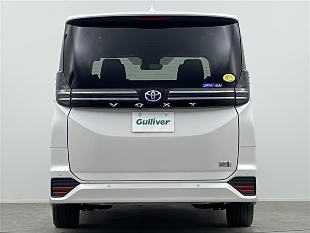 ヴォクシー ハイブリッドＳ－Ｚ　ワンオーナー　純正１０．５型ディスプレイオーディオ　快適利便パッケージ　オットマン　ステアリングヒーター　シートヒーター　バックカメラ　追従走行付きクルーズコントロール　ＷＡＣ　１００Ｖ電源　ＥＴＣ（17枚目）