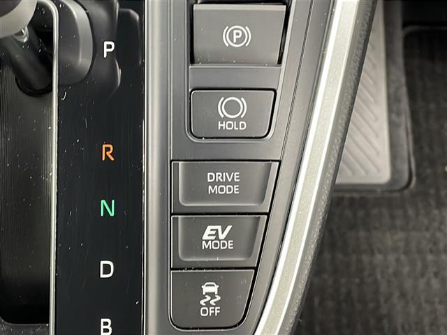 ヴォクシー ハイブリッドＳ－Ｚ　ワンオーナー　純正１０．５型ディスプレイオーディオ　快適利便パッケージ　オットマン　ステアリングヒーター　シートヒーター　バックカメラ　追従走行付きクルーズコントロール　ＷＡＣ　１００Ｖ電源　ＥＴＣ（28枚目）