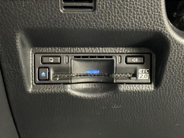 ヴォクシー ハイブリッドＳ－Ｚ　ワンオーナー　純正１０．５型ディスプレイオーディオ　快適利便パッケージ　オットマン　ステアリングヒーター　シートヒーター　バックカメラ　追従走行付きクルーズコントロール　ＷＡＣ　１００Ｖ電源　ＥＴＣ（30枚目）