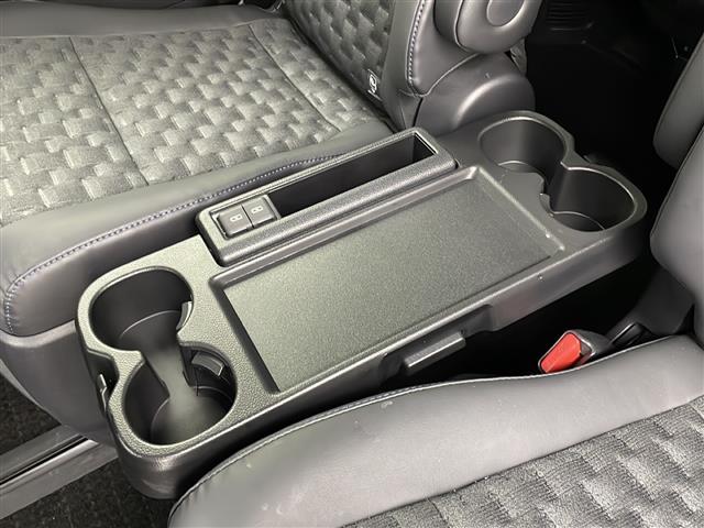 ヴォクシー ハイブリッドＳ－Ｚ　ワンオーナー　純正１０．５型ディスプレイオーディオ　快適利便パッケージ　オットマン　ステアリングヒーター　シートヒーター　バックカメラ　追従走行付きクルーズコントロール　ＷＡＣ　１００Ｖ電源　ＥＴＣ（38枚目）