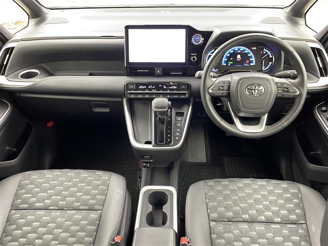 ヴォクシー ハイブリッドＳ－Ｚ　ワンオーナー　純正１０．５型ディスプレイオーディオ　快適利便パッケージ　オットマン　ステアリングヒーター　シートヒーター　バックカメラ　追従走行付きクルーズコントロール　ＷＡＣ　１００Ｖ電源　ＥＴＣ（42枚目）