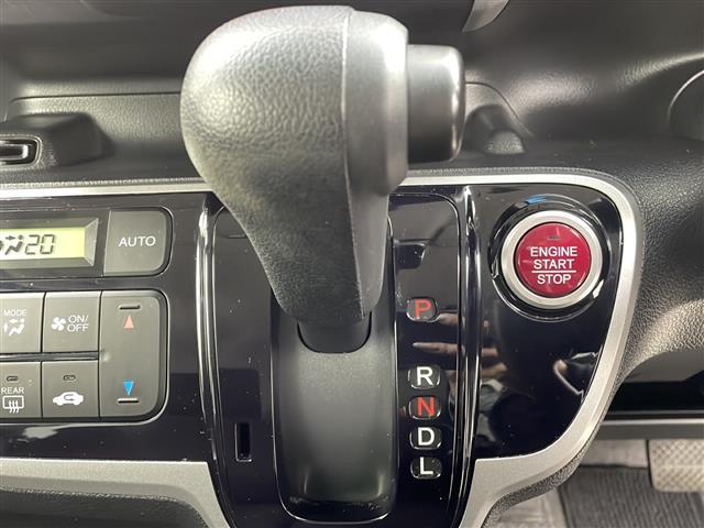 Ｎ－ＢＯＸ Ｇ　ＳＳパッケージ　純正インターナビ　両側パワースライドドア　バックカメラ　シティアクティブシステム　ハロゲンヘッドライト　純正１４インチアルミホイール　ワンセグＴＶ　Ｂｌｕｅｔｏｏｔｈ　ＵＳＢ接続　スマートキー　ＡＢＳ（7枚目）