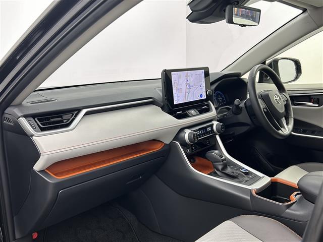 ＲＡＶ４ アドベンチャー　純正１０．５型ＤＡナビ　パノラマミックビューモニター　ＢＳＭ　シートベンチレーション　シートヒーター　トヨタセーフティセンス　レーダークルーズコントロール　プリクラッシュセーフティ　純正ＡＷ　　ＥＴＣ（34枚目）