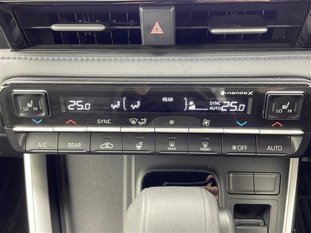 ヴォクシー ハイブリッドS-Z 純正10.5インチDAナビ 快適利便パッケージHigh ユニバーサルステップ プロジェクター三眼LEDライト パワーバックドア トヨタセーフティセンス 前後シートヒーター 両側パワスラ 追従クルコン(5枚目)